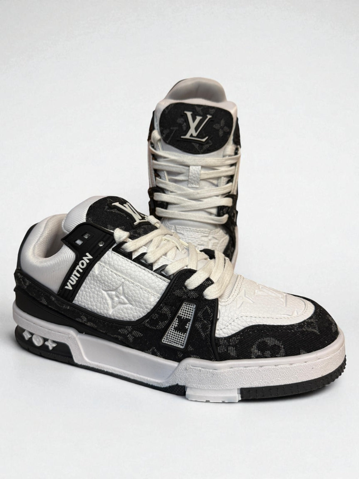 Louis Vuitton Trainers Black&White