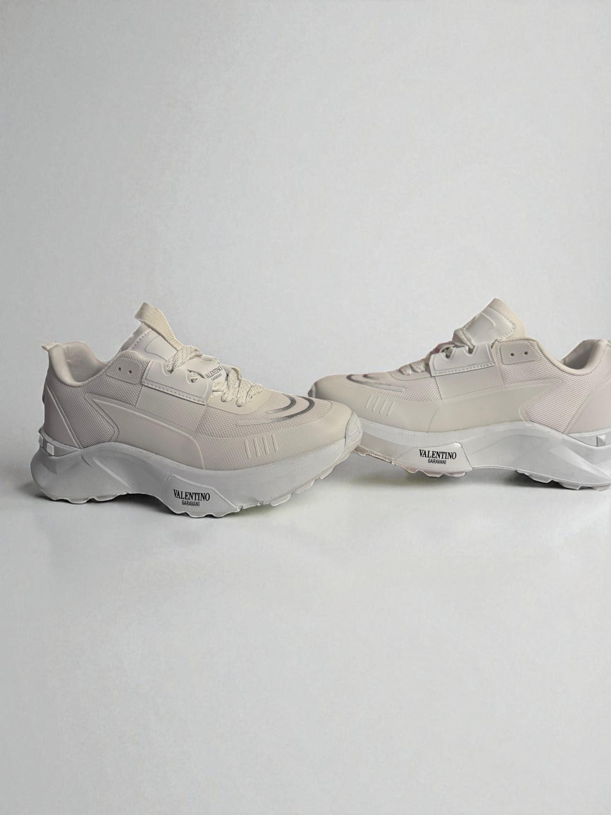 Valentino Garavani True Act Low Top White