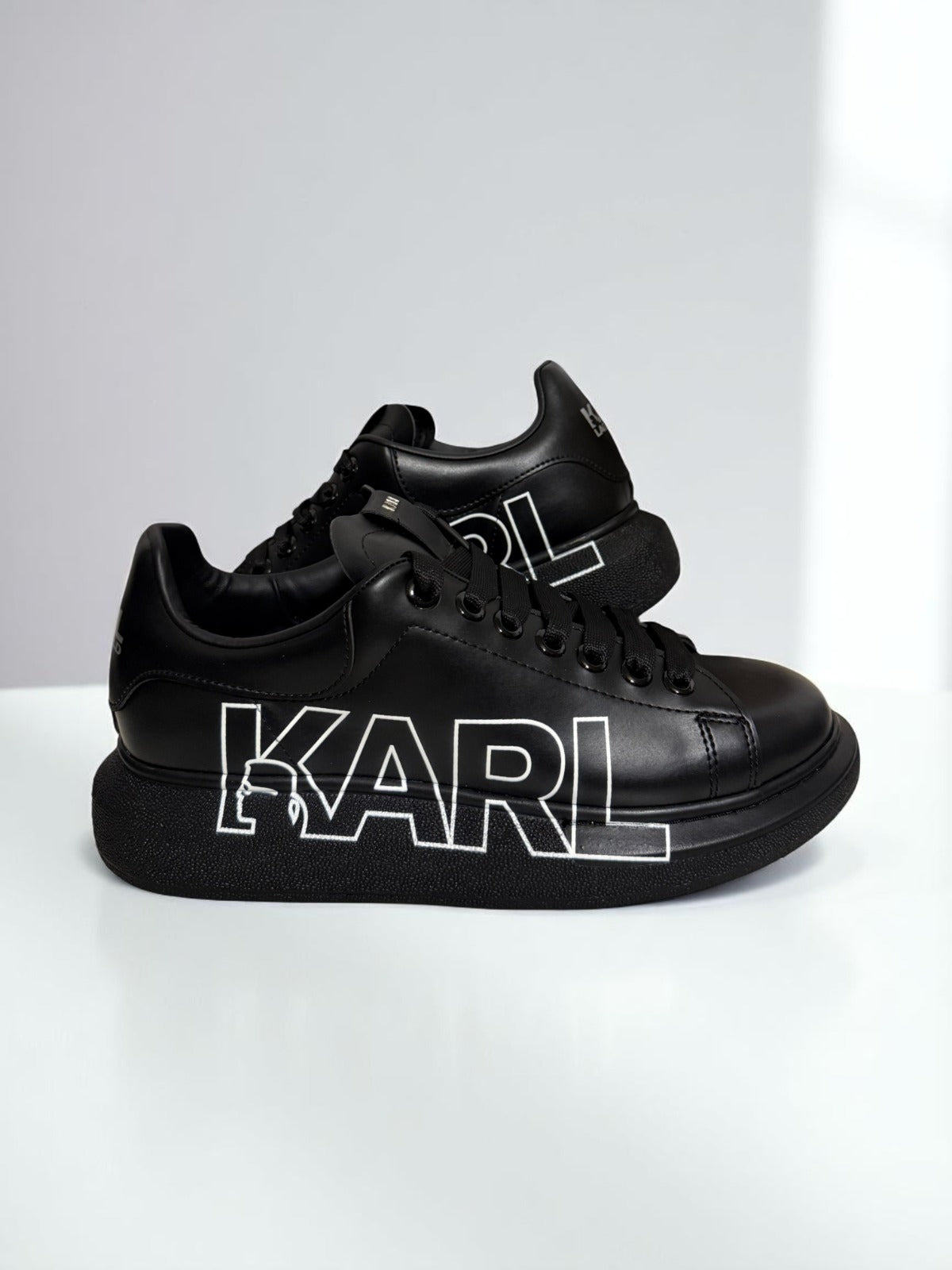 Karl Laderfeld Black