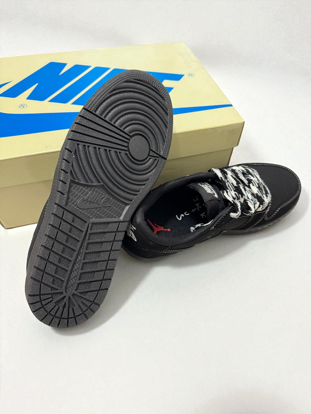 Jordan 1 Low Travis Scott Black Phantom