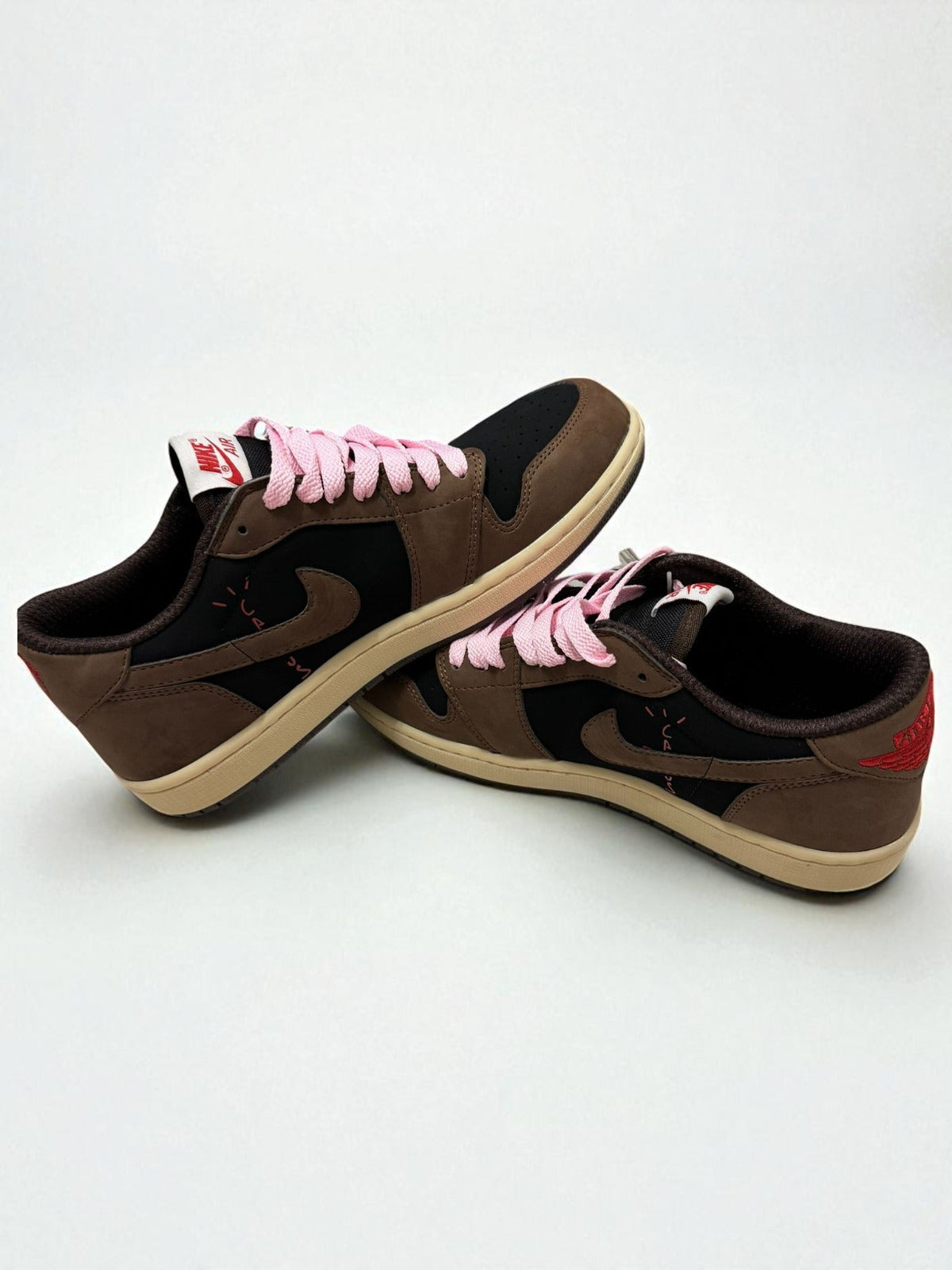 Jordan 1 Low Travis Scott Mocha