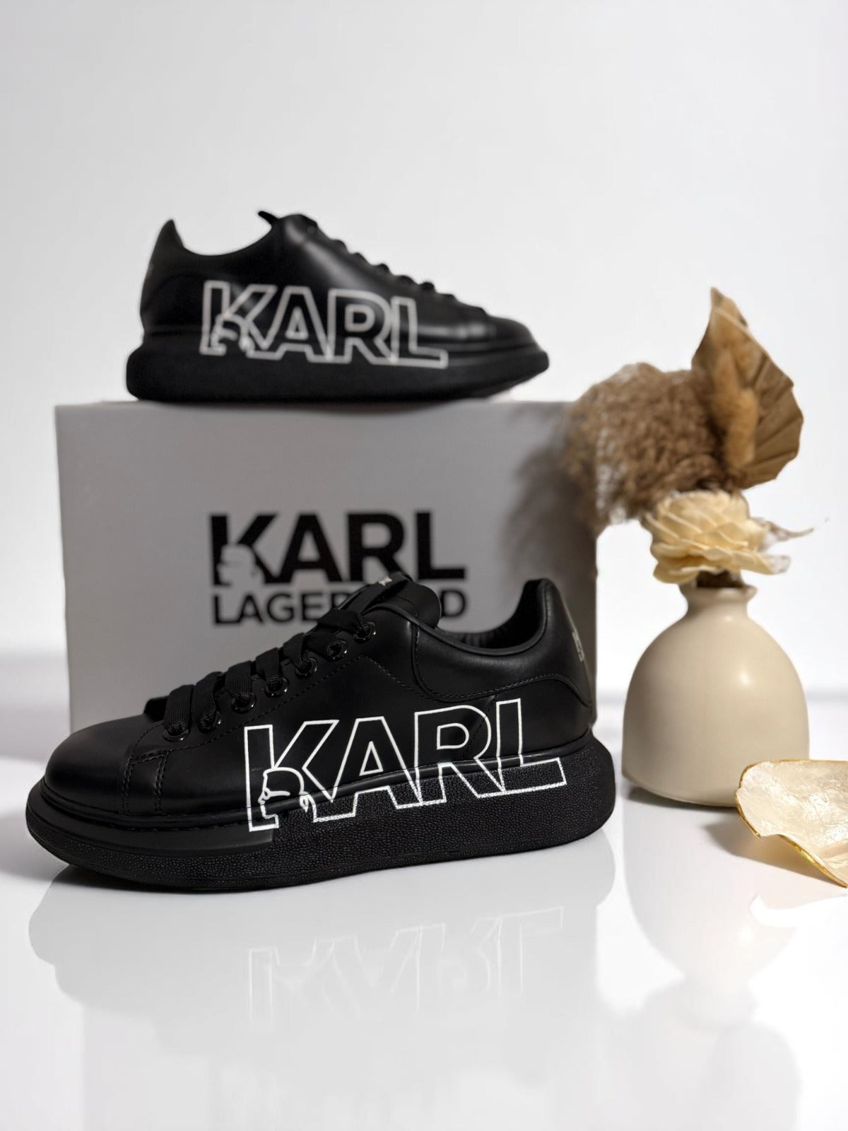 Karl Laderfeld Black