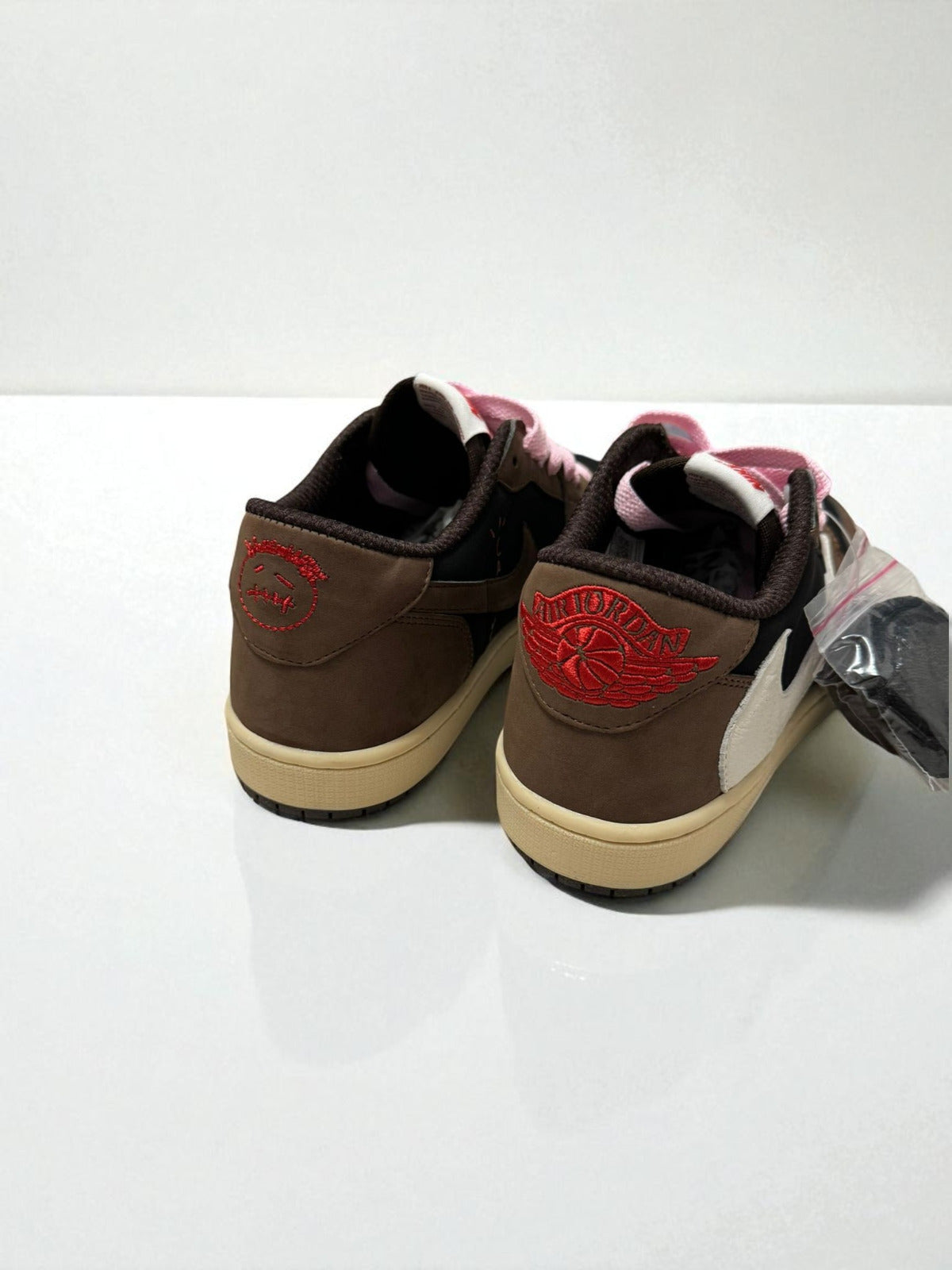 Jordan 1 Low Travis Scott Mocha