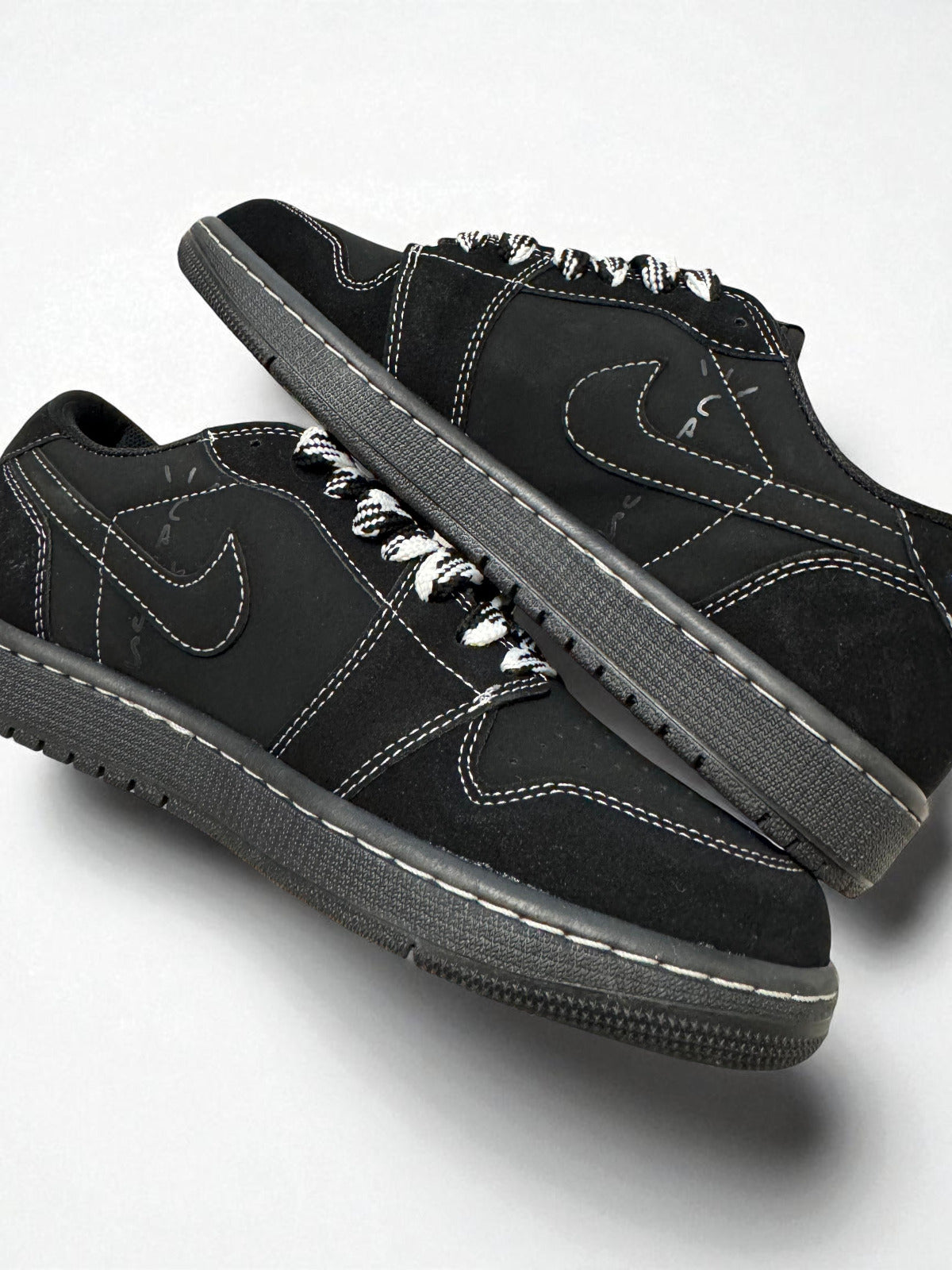 Jordan 1 Low Travis Scott Black Phantom