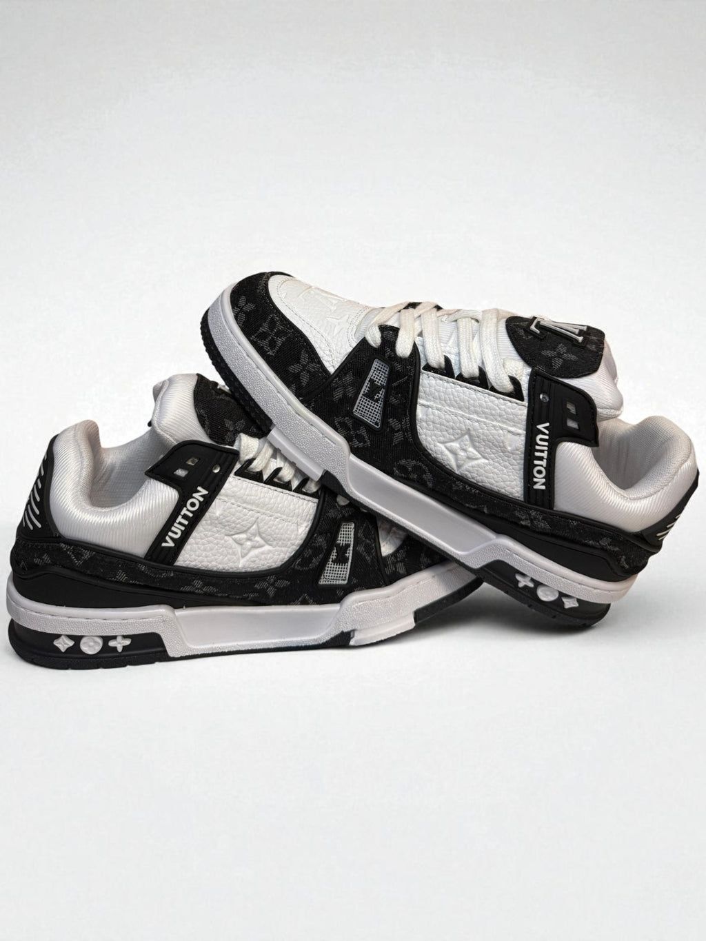 Louis Vuitton Trainers Black&White