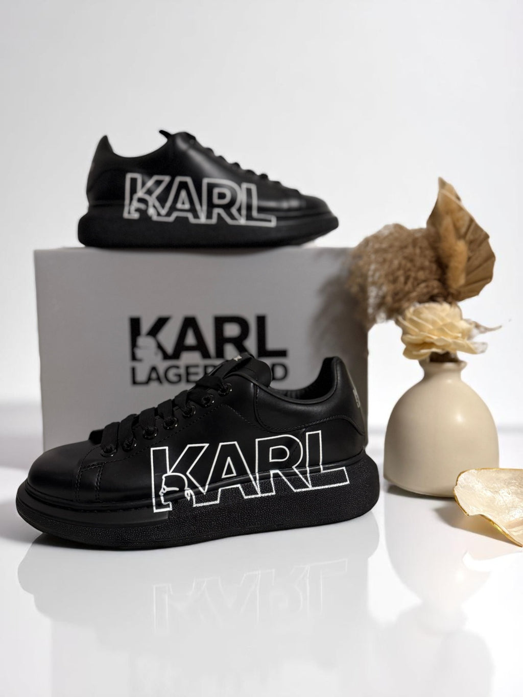 Karl Laderfeld Black