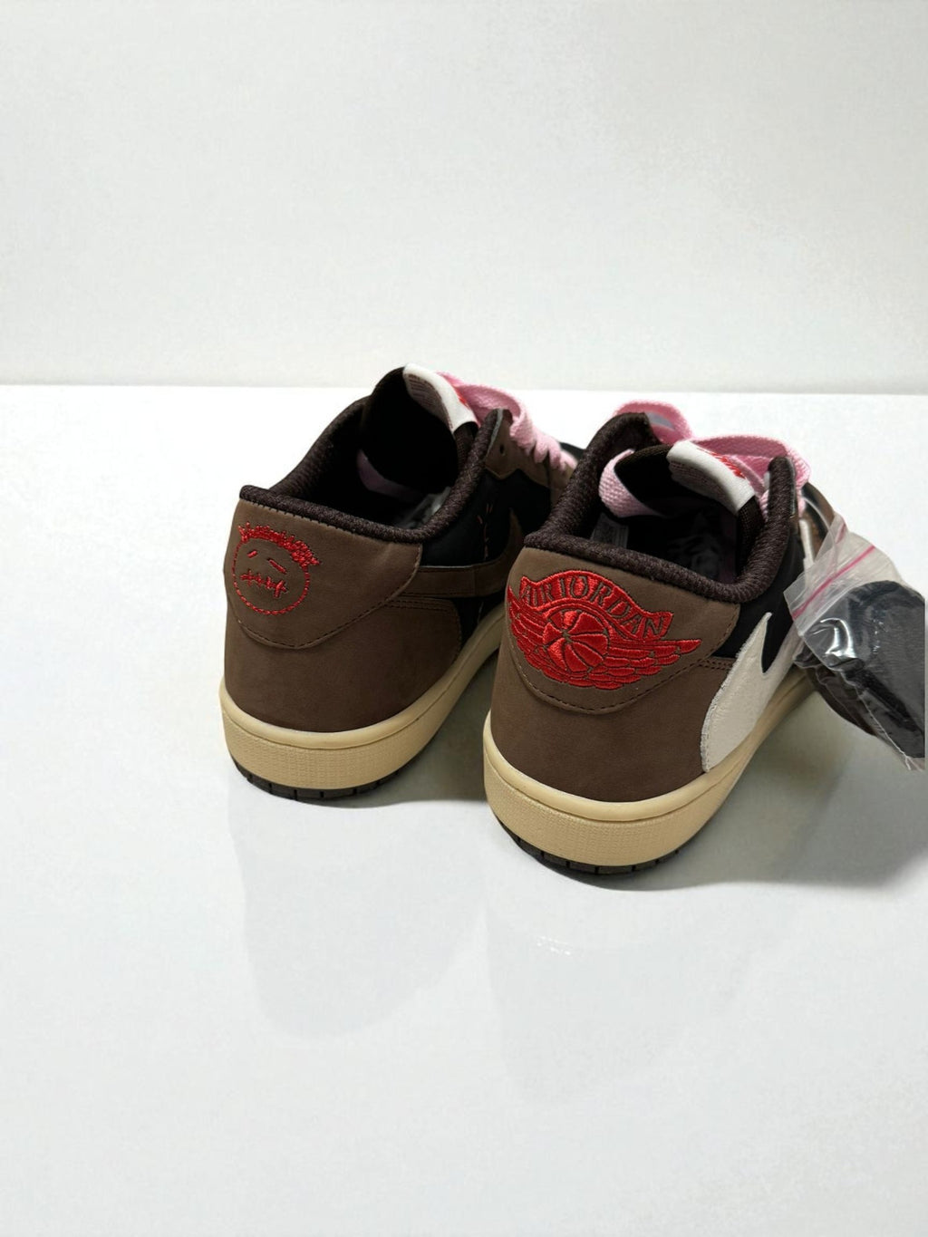 Jordan 1 Low Travis Scott Mocha