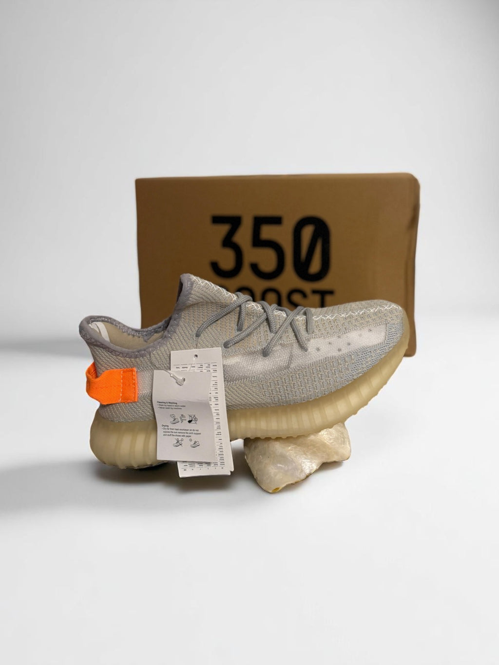 Yeezy Boost Beige .